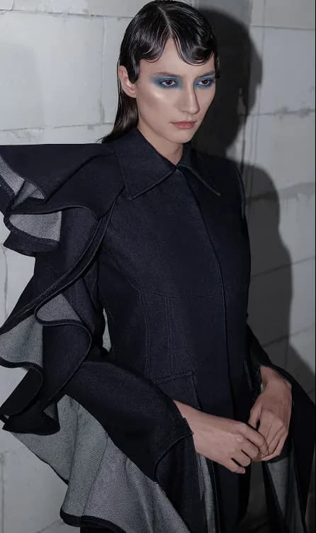 Structured shape with corseted power